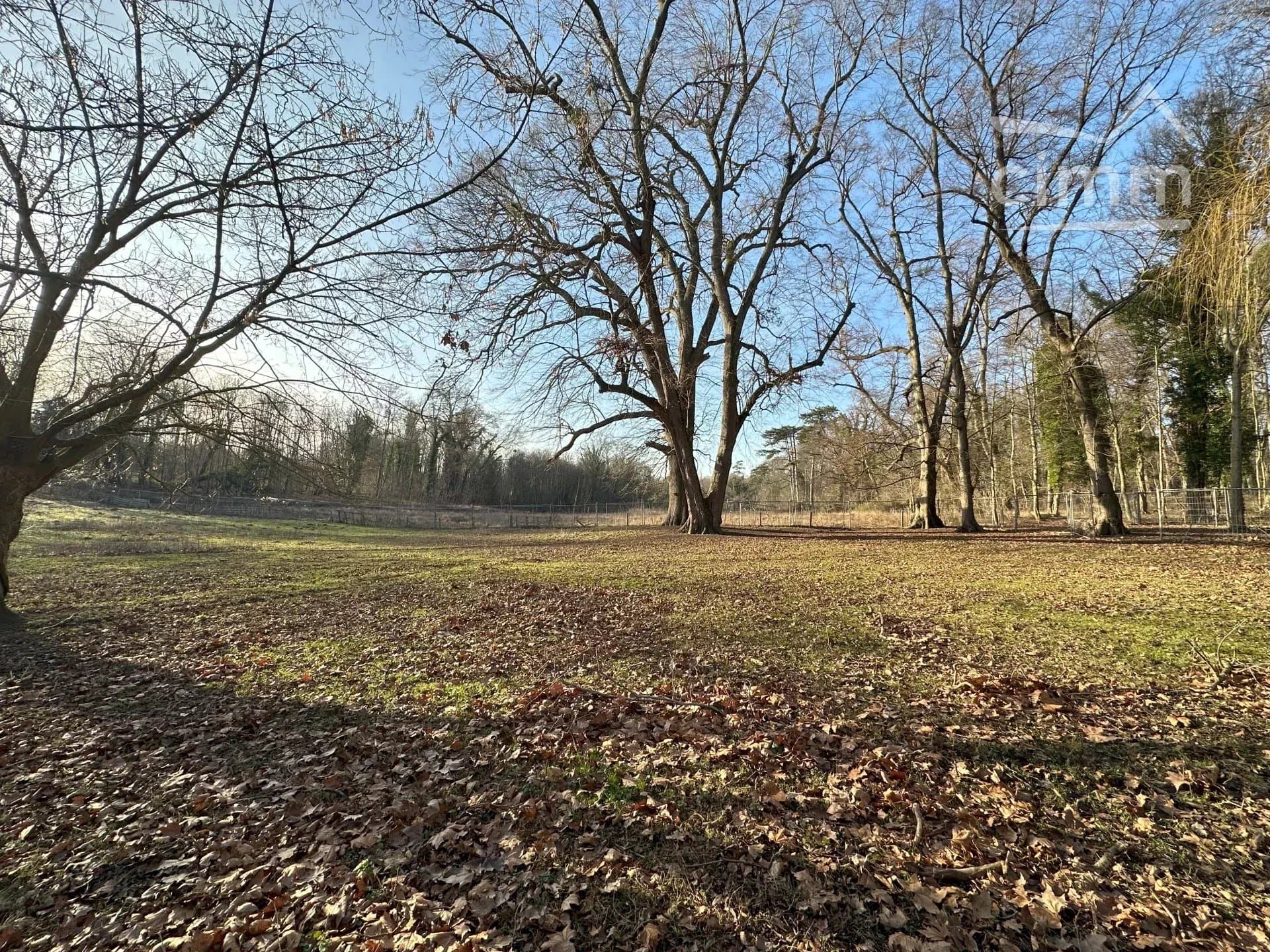 A VENDRE CHATEAU A GOUVERNES - Miniature 3