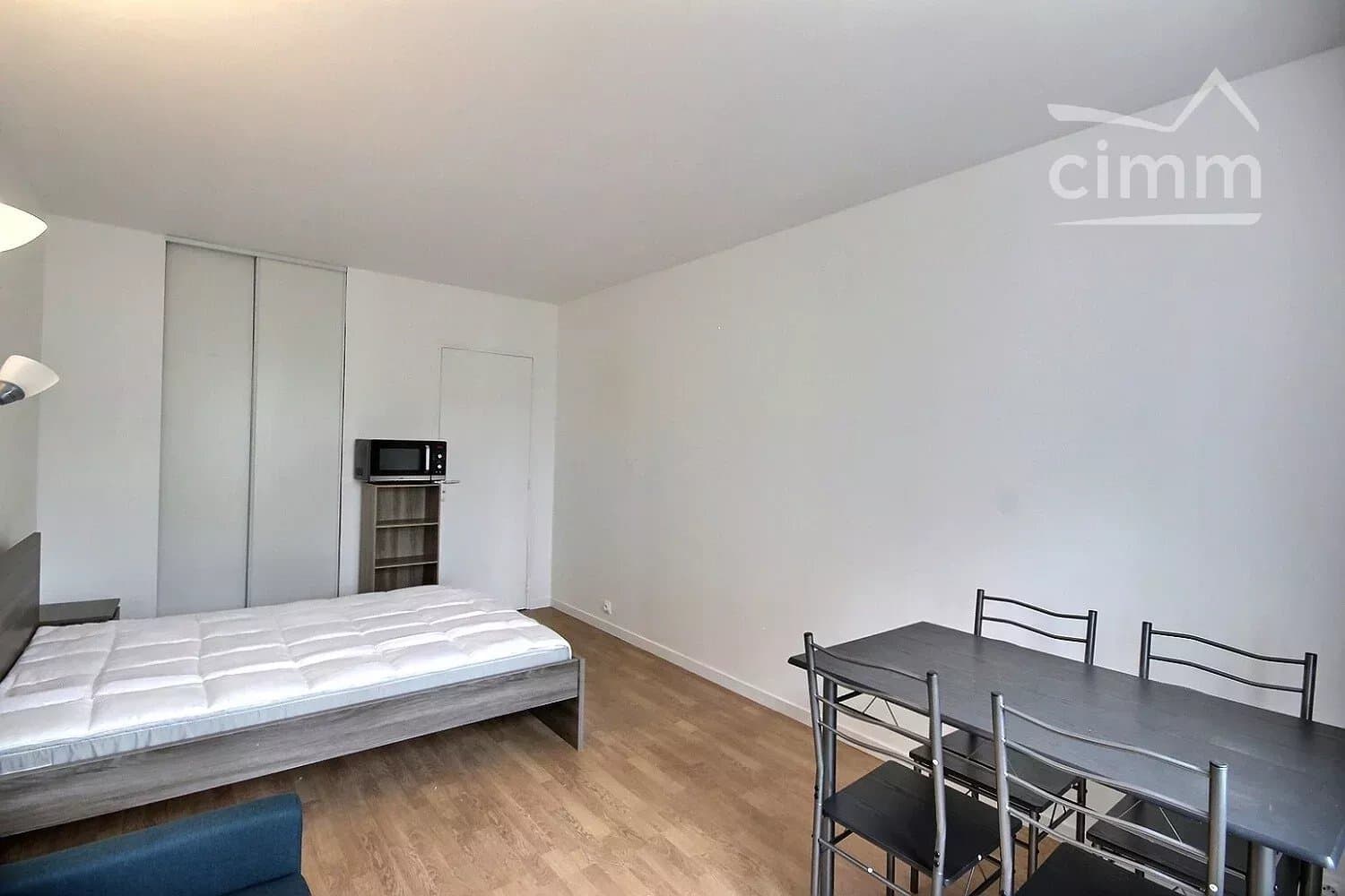 Studio de 23,22 m² à COURBEVOIE - Photo 1 - Appartement