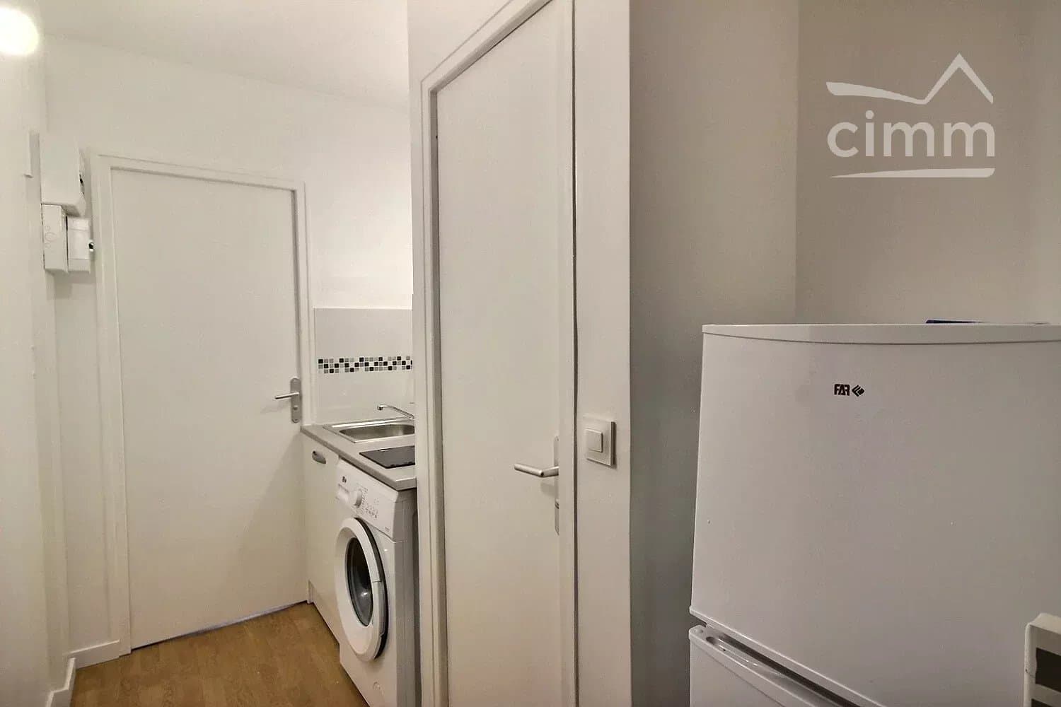 Studio de 23,22 m² à COURBEVOIE - Miniature 7