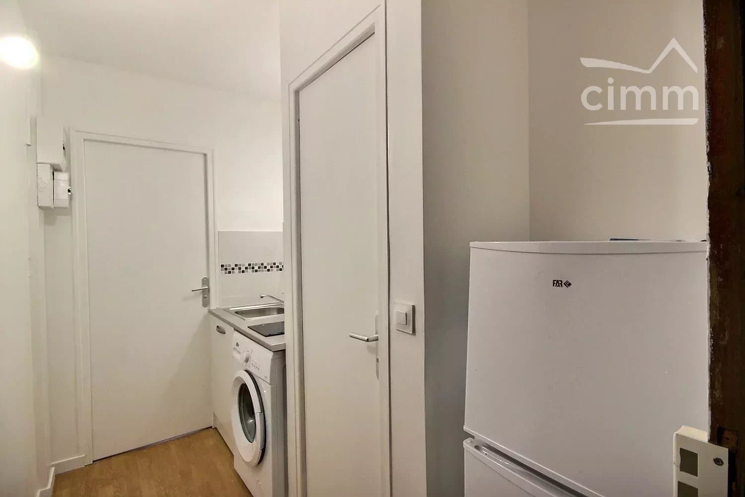 Studio de 23,22 m² à COURBEVOIE - Miniature 8