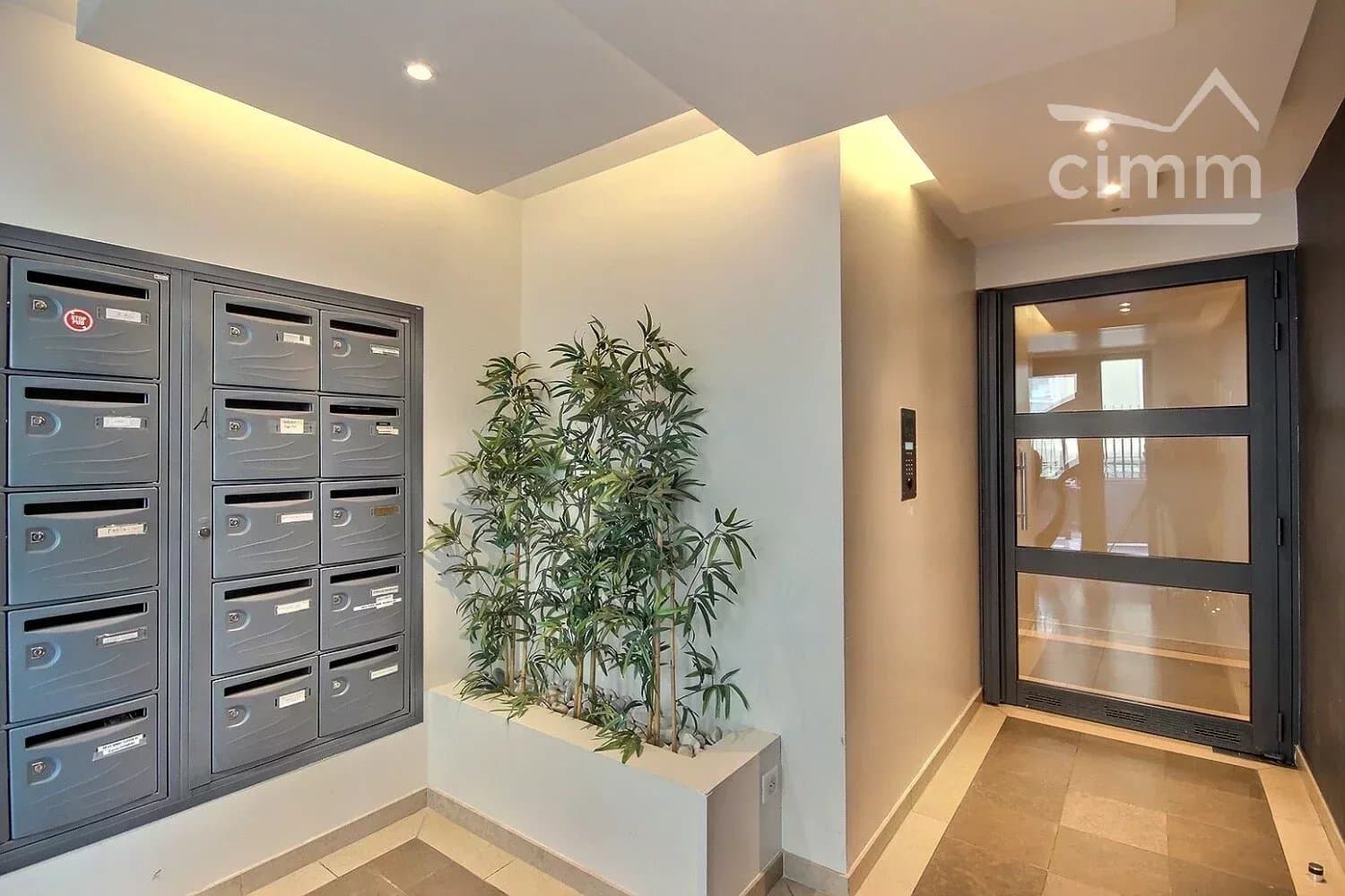 A VENDRE STUDIO A NOISY LE GRAND - Miniature 7